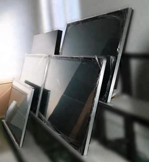 43 inčni monitor osjetljiv na dodir